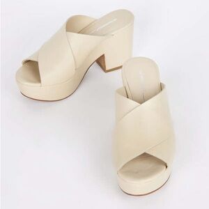 Intentionally Blank Dame Heeled Platform